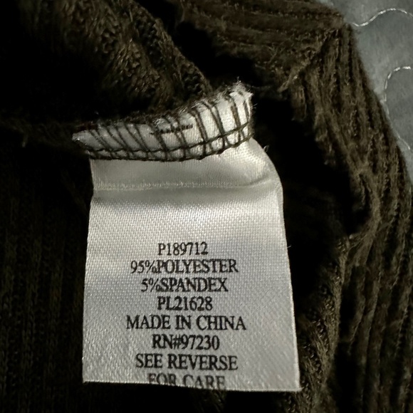 Women's Tunic Olive Green Medium Cowl Neck V-Bottom Tunic Size M (No Label) - Picture 3 of 8